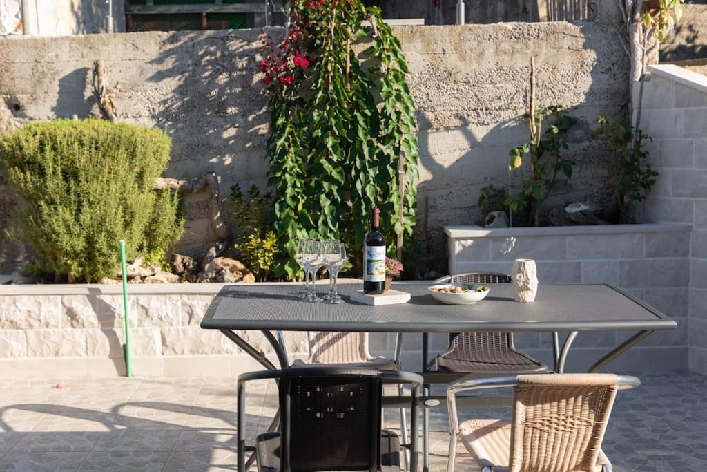 Bento Apartment - Best View On Town And Sea Pucisca Exterior photo