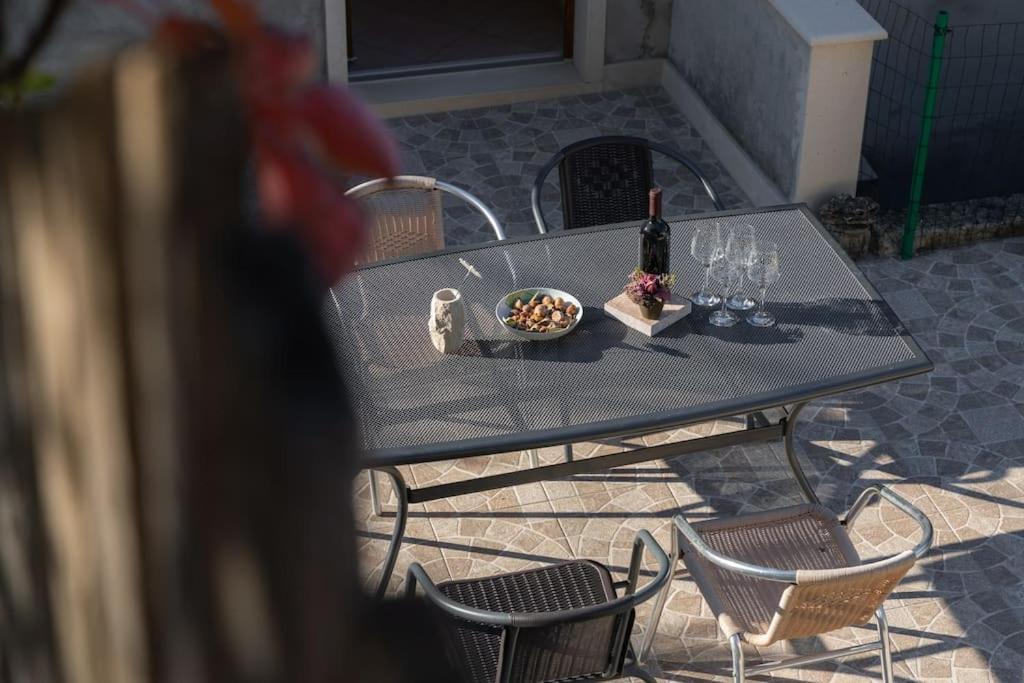 Bento Apartment - Best View On Town And Sea Pucisca Exterior photo